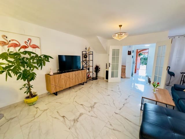 4 soverom Hus til salgs i Playa del Acequión, Torrevieja med garasje - € 264 000 (Ref: 9515839)