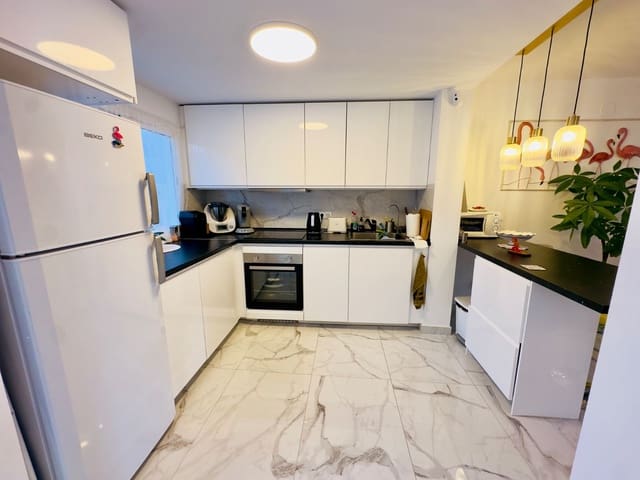 4 soverom Hus til salgs i Playa del Acequión, Torrevieja med garasje - € 264 000 (Ref: 9515839)