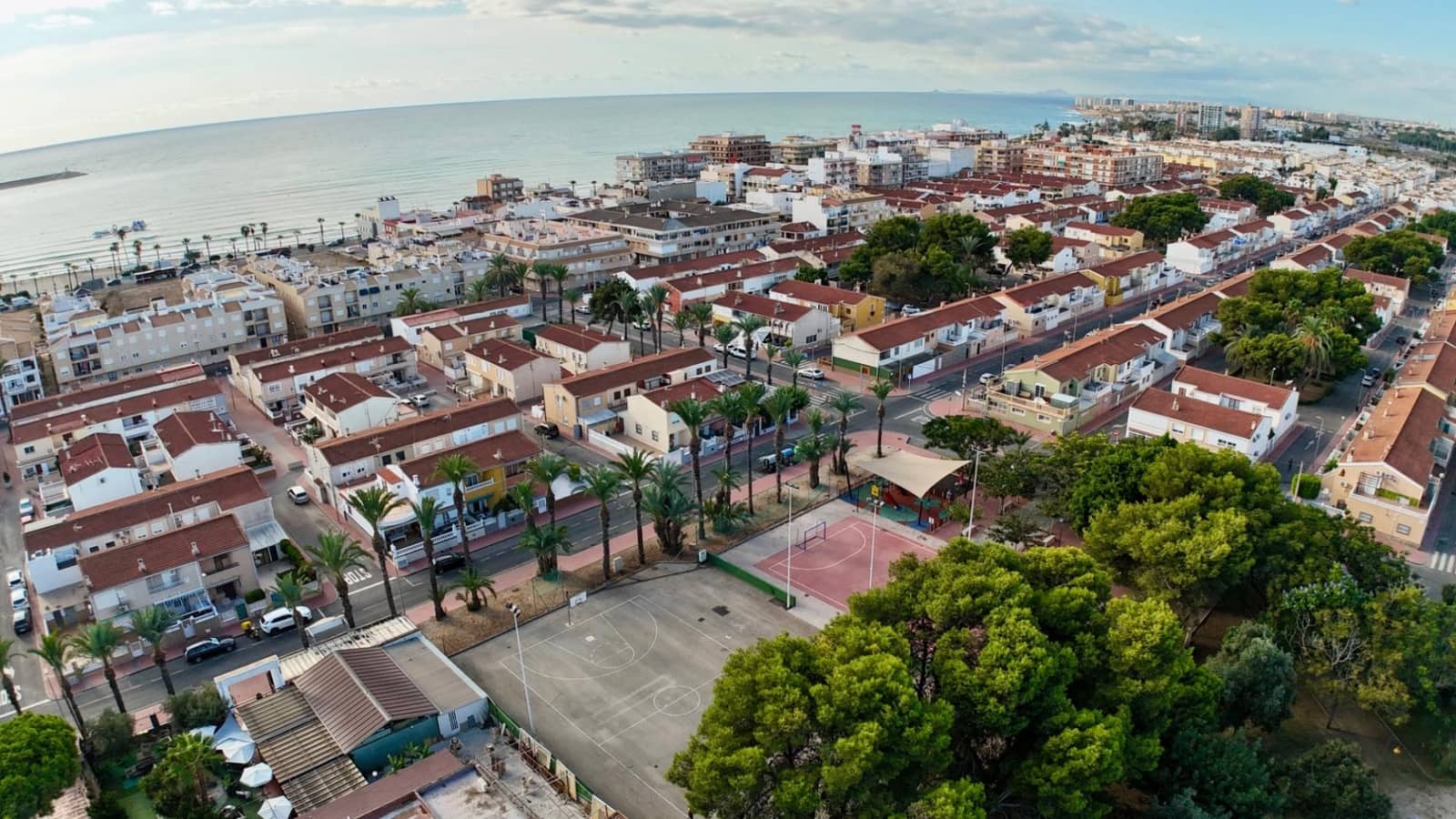 4 soverom Hus til salgs i Torrevieja med garasje - € 264 000 (Ref: 9515839)