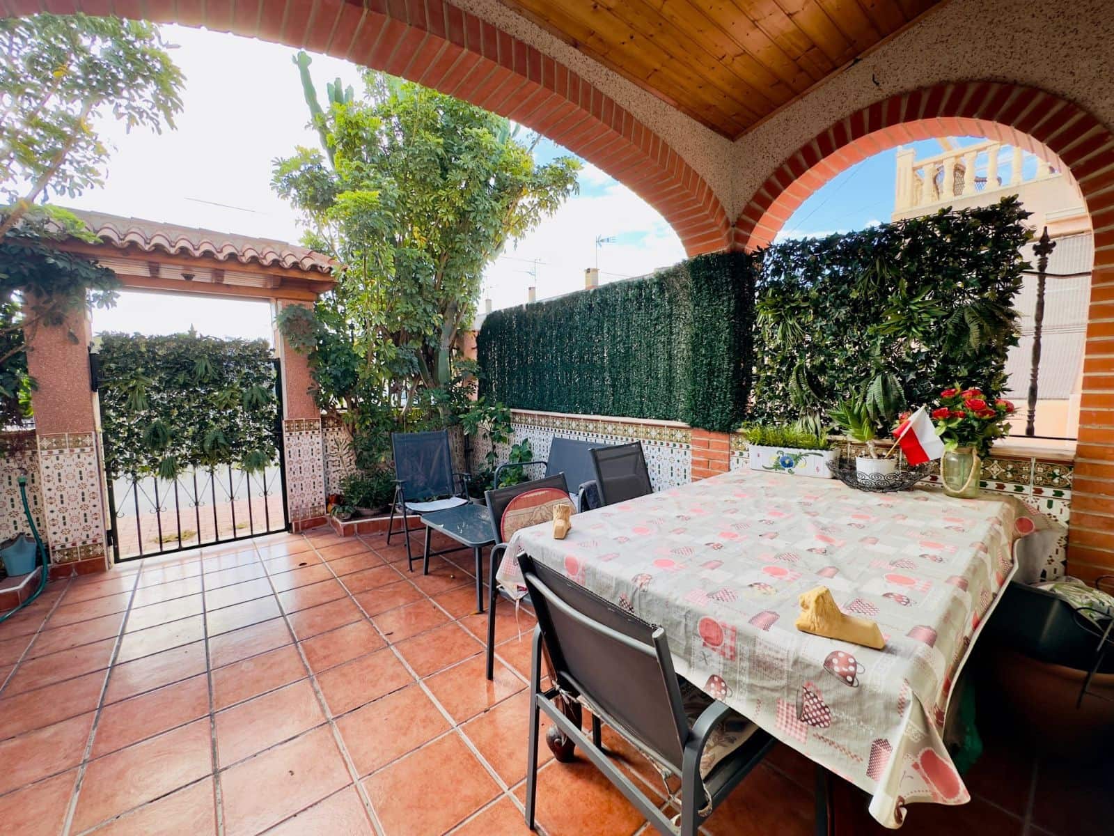 4 soverom Hus til salgs i Torrevieja med garasje - € 264 000 (Ref: 9515839)