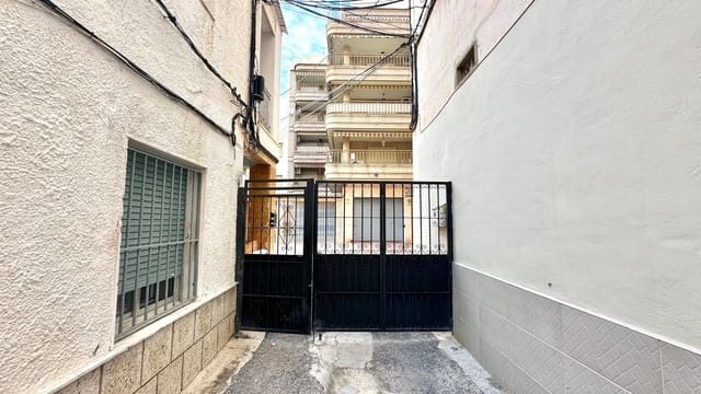 4 sovrum Hus till salu i Centro, Torrevieja - 369 900 € (Ref: 9515840)