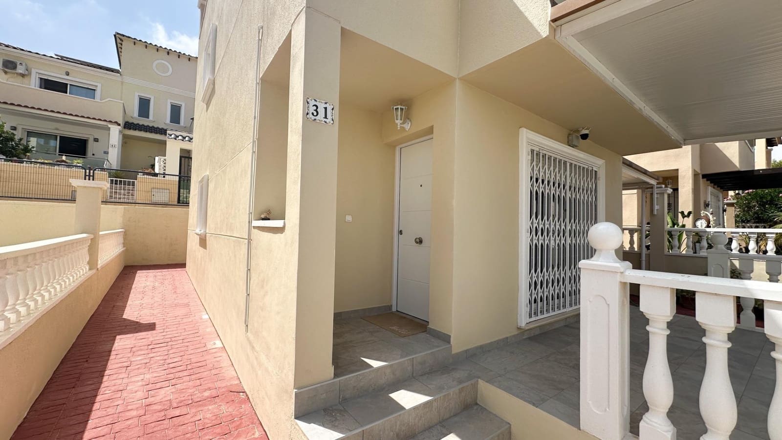 3 bedroom Villa for sale in Filipinas with pool - € 345,000 (Ref: 9515841)