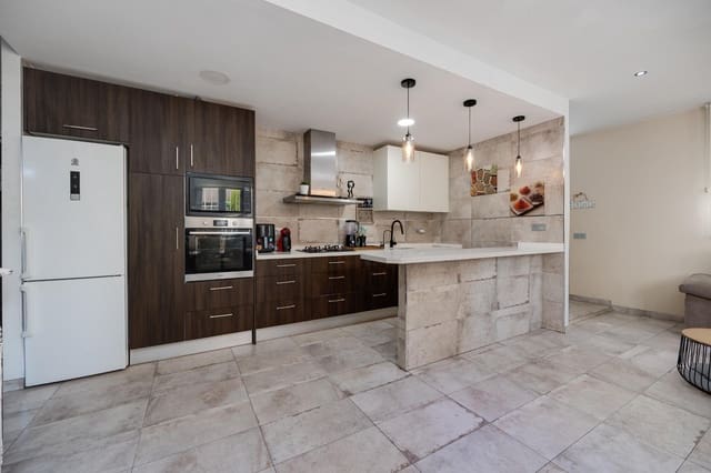 3 soveværelse Byhus til salg i Centro, Torrevieja - € 250.000 (Ref: 9515844)