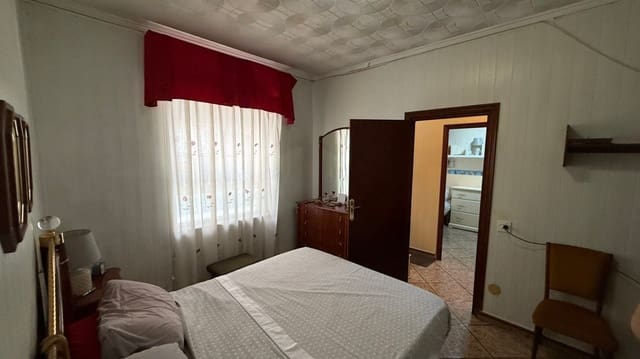 4 chambre Maison de Ville à vendre à Torrevieja - 275 000 € (Ref: 9515850)