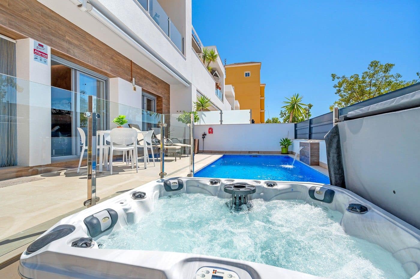 3 bedroom Townhouse for sale in Formentera del Segura - € 339,000 (Ref: 9518033)