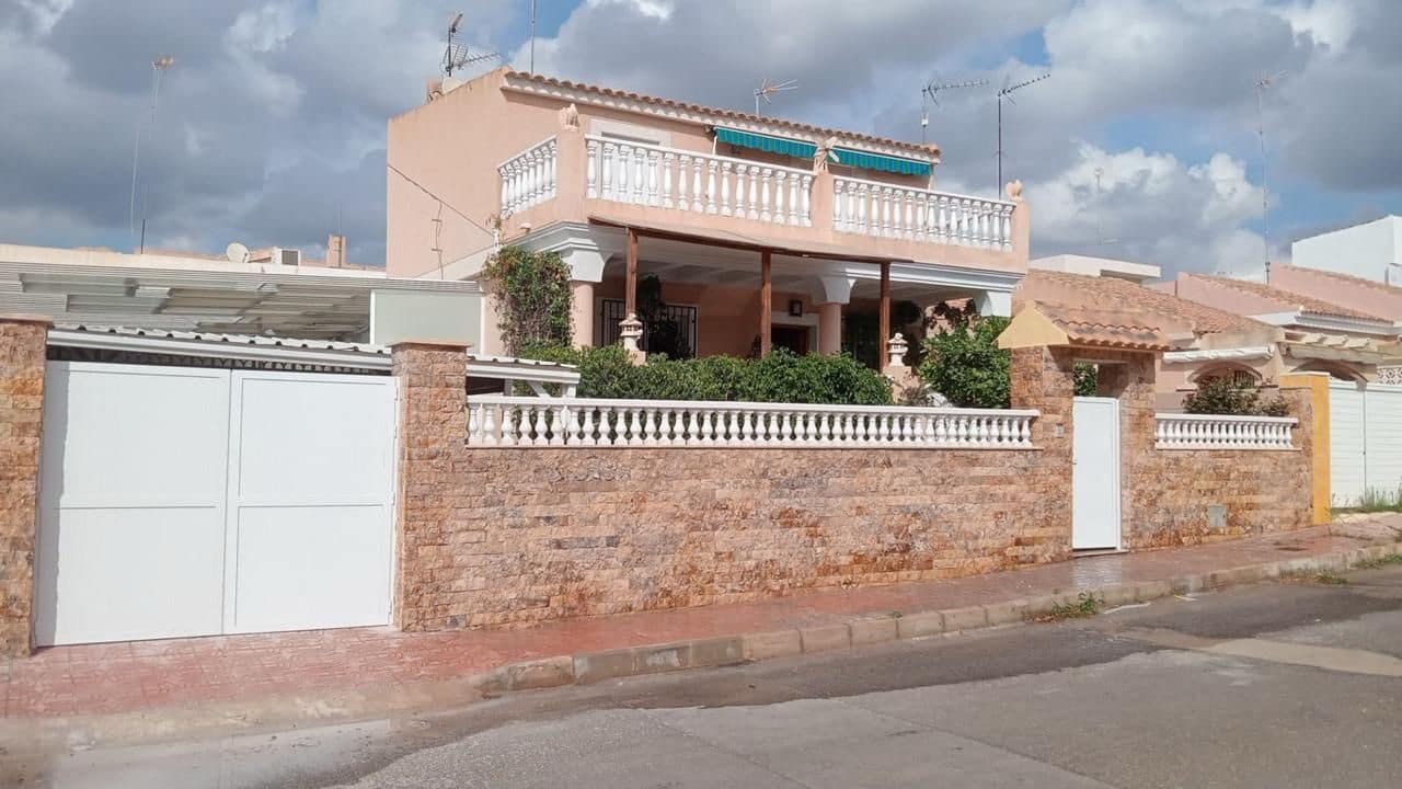5 bedroom Villa for sale in Bolnuevo - € 410,000 (Ref: 9518035)