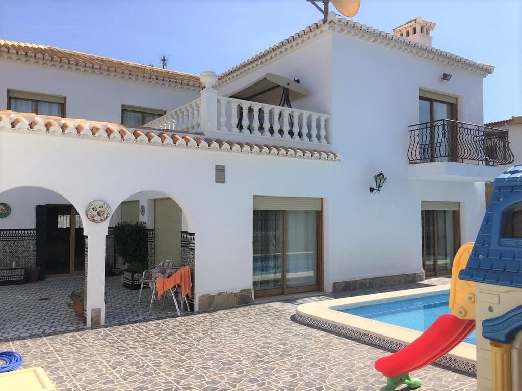 6 soveværelse Villa til salg i Torrevieja - € 950.000 (Ref: 9518040)