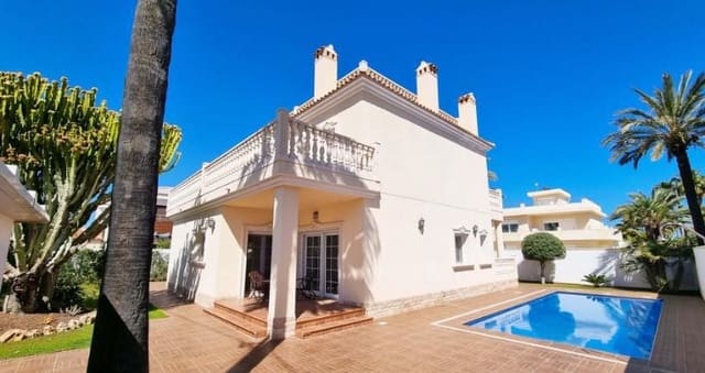 Chalet de 4 habitaciones en Cabo Roig, Orihuela en venta - 910.000 € (Ref: 9518042)