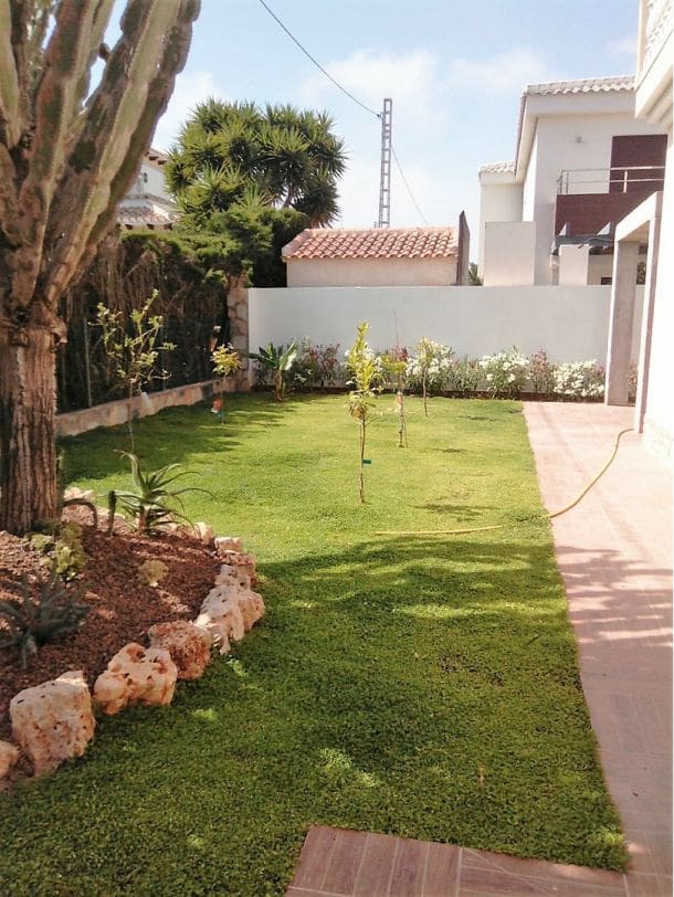 Chalet de 4 habitaciones en Cabo Roig en venta - 910.000 € (Ref: 9518042)