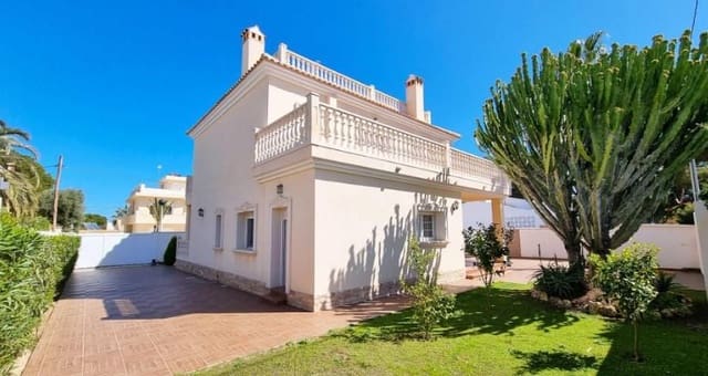 4 bedroom Villa for sale in Cabo Roig, Orihuela - € 910,000 (Ref: 9518042)
