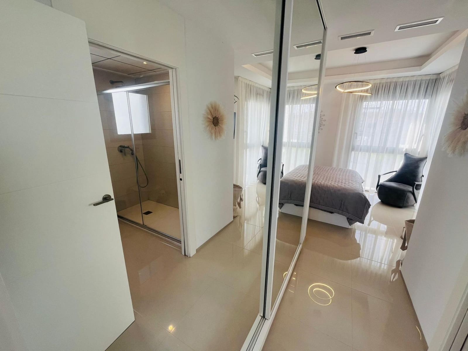 3 soveværelse Villa til salg i Los Alcazares med swimmingpool garage - € 595.000 (Ref: 9519237)