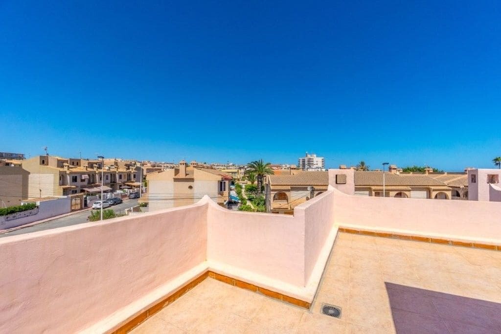 5 chambre Maison de Ville à vendre à Torrevieja avec piscine - 399 000 € (Ref: 9519251)