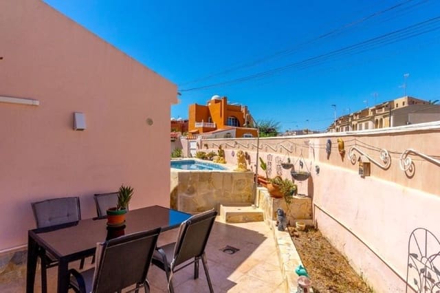 5 chambre Maison de Ville à vendre à Centro, Torrevieja avec piscine - 399 000 € (Ref: 9519251)