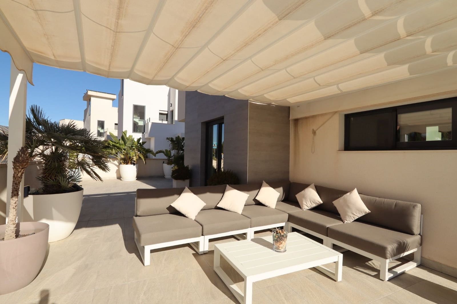3 bedroom Villa for sale in Polop - € 575,000 (Ref: 9520919)