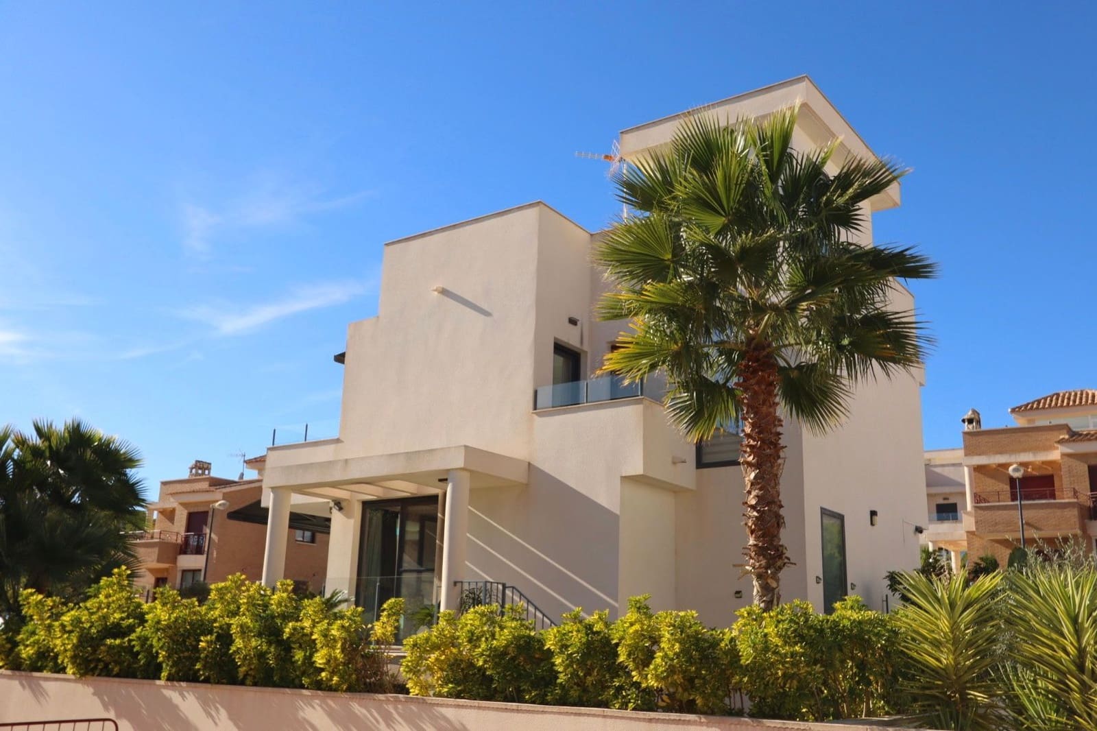 3 bedroom Villa for sale in Polop - € 575,000 (Ref: 9520919)