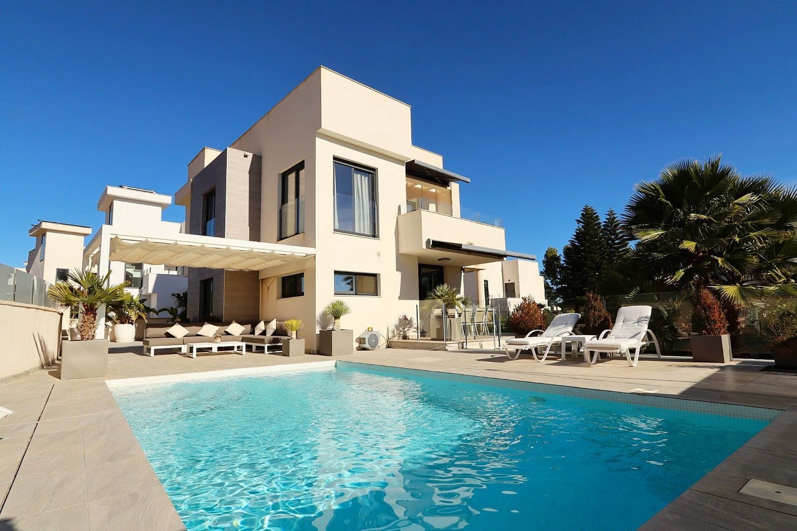 3 bedroom Villa for sale in Polop - € 575,000 (Ref: 9520919)