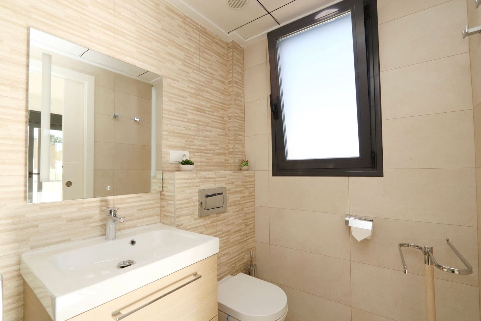 3 bedroom Villa for sale in Polop - € 575,000 (Ref: 9520919)