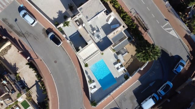 3 bedroom Villa for sale in Polop - € 575,000 (Ref: 9520919)