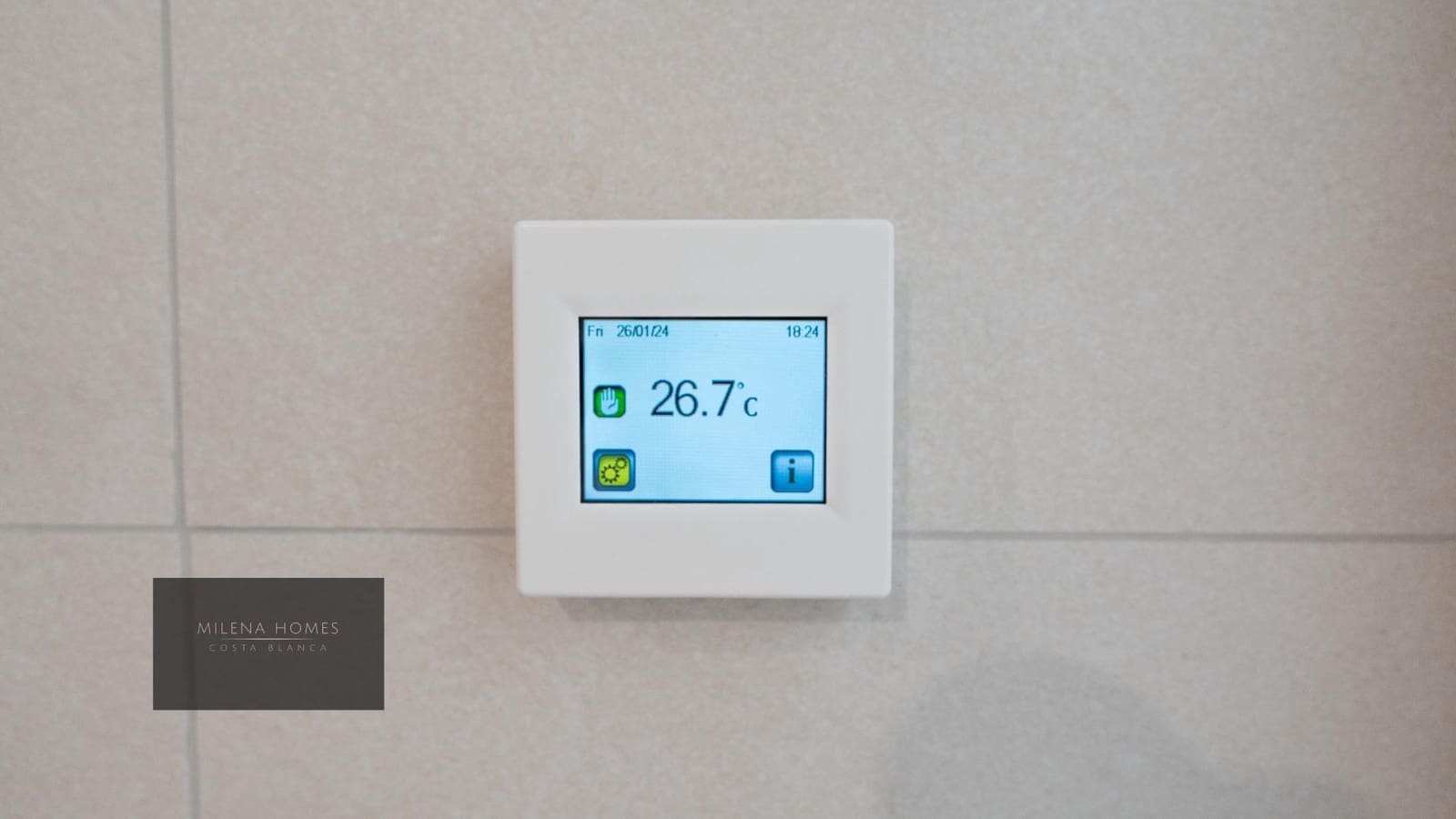 Apartamento de 2 habitaciones en Punta Prima en venta con piscina - 529.000 € (Ref: 9521400)