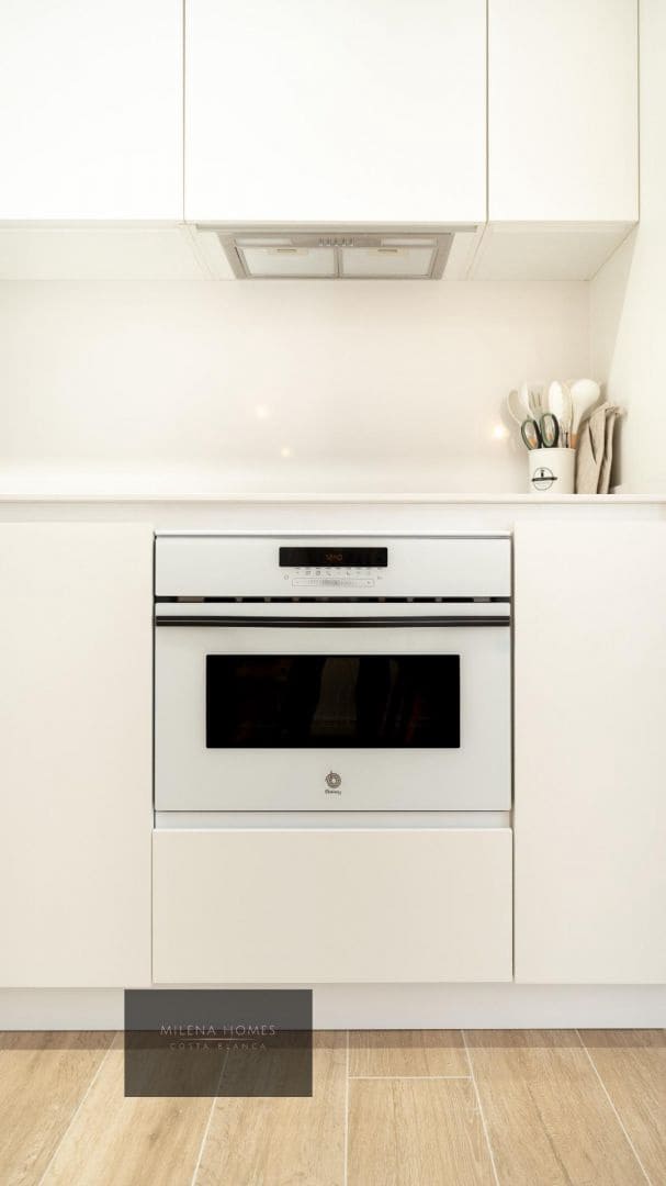 Apartamento de 2 habitaciones en Punta Prima en venta con piscina - 529.000 € (Ref: 9521400)