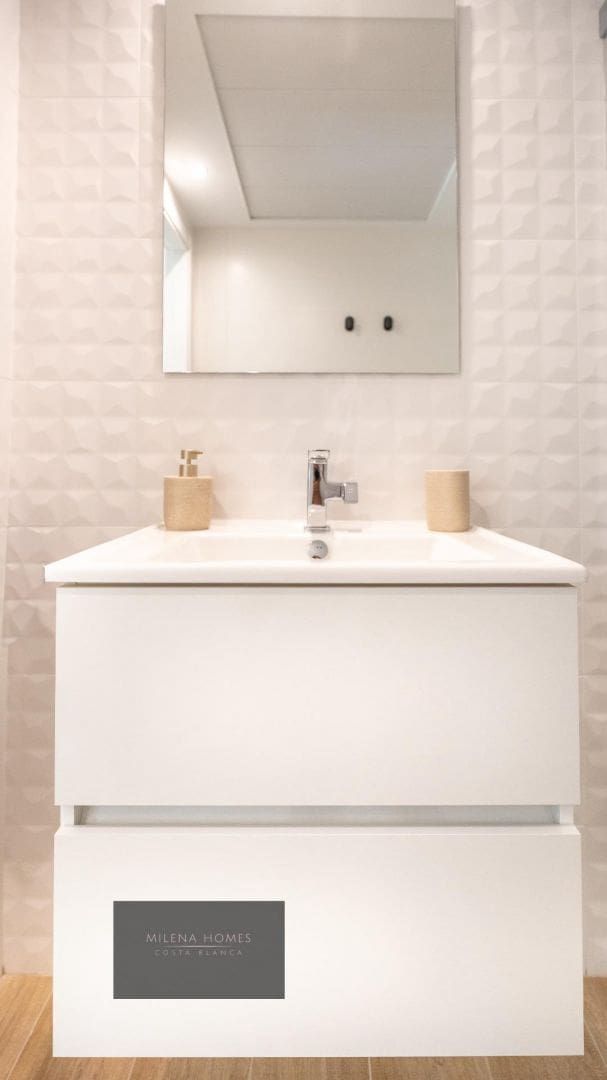 Apartamento de 2 habitaciones en Punta Prima en venta con piscina - 529.000 € (Ref: 9521400)