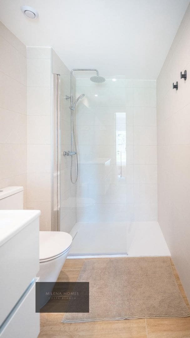 Apartamento de 2 habitaciones en Punta Prima en venta con piscina - 529.000 € (Ref: 9521400)