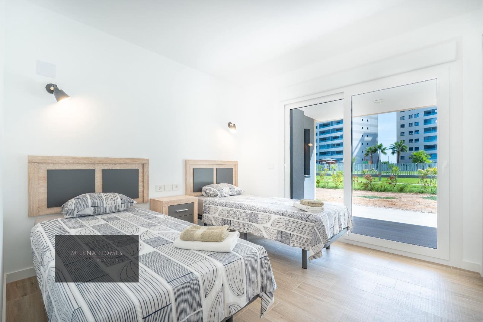 Apartamento de 2 habitaciones en Punta Prima en venta con piscina - 529.000 € (Ref: 9521400)