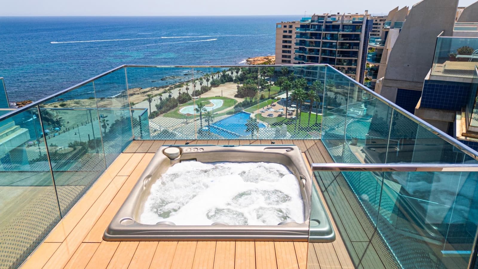 3 chambre Penthouse à vendre à Punta Prima avec piscine - 810 000 € (Ref: 9521402)