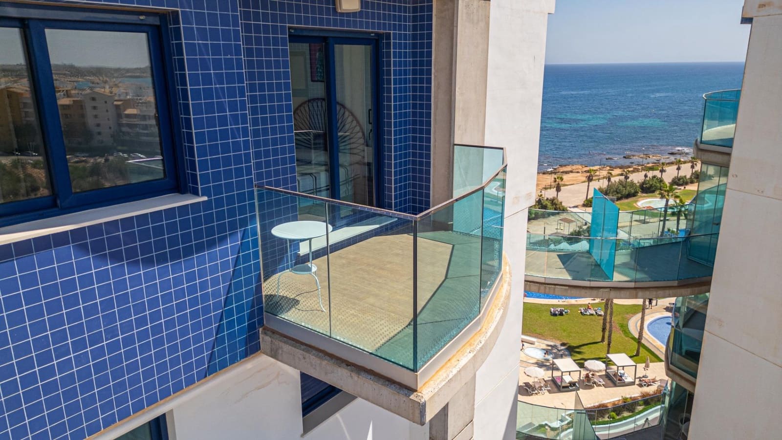 3 chambre Penthouse à vendre à Punta Prima avec piscine - 810 000 € (Ref: 9521402)