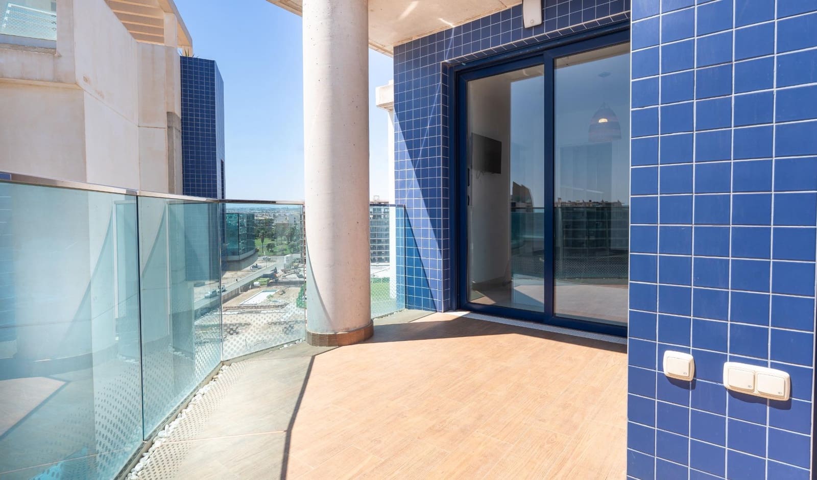 3 chambre Penthouse à vendre à Punta Prima avec piscine - 810 000 € (Ref: 9521402)