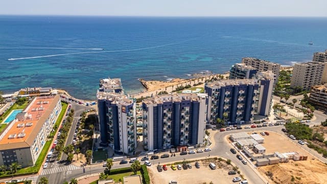 3 chambre Penthouse à vendre à Punta Prima, Torrevieja avec piscine - 810 000 € (Ref: 9521402)