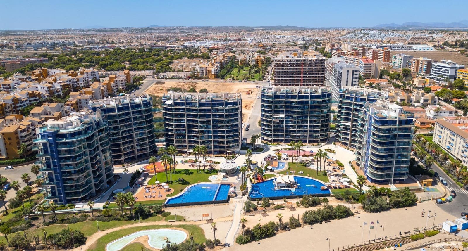 3 chambre Penthouse à vendre à Punta Prima avec piscine - 810 000 € (Ref: 9521402)