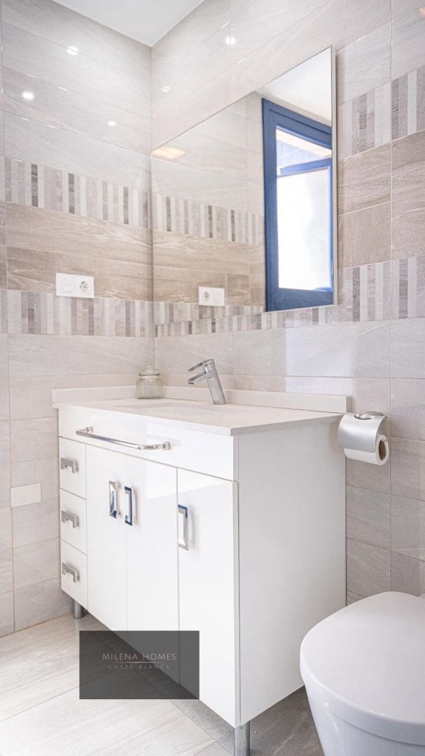 Ático de 3 habitaciones en Punta Prima en venta con piscina - 810.000 € (Ref: 9521402)