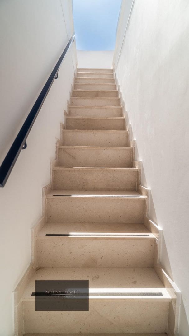 Ático de 3 habitaciones en Punta Prima en venta con piscina - 810.000 € (Ref: 9521402)