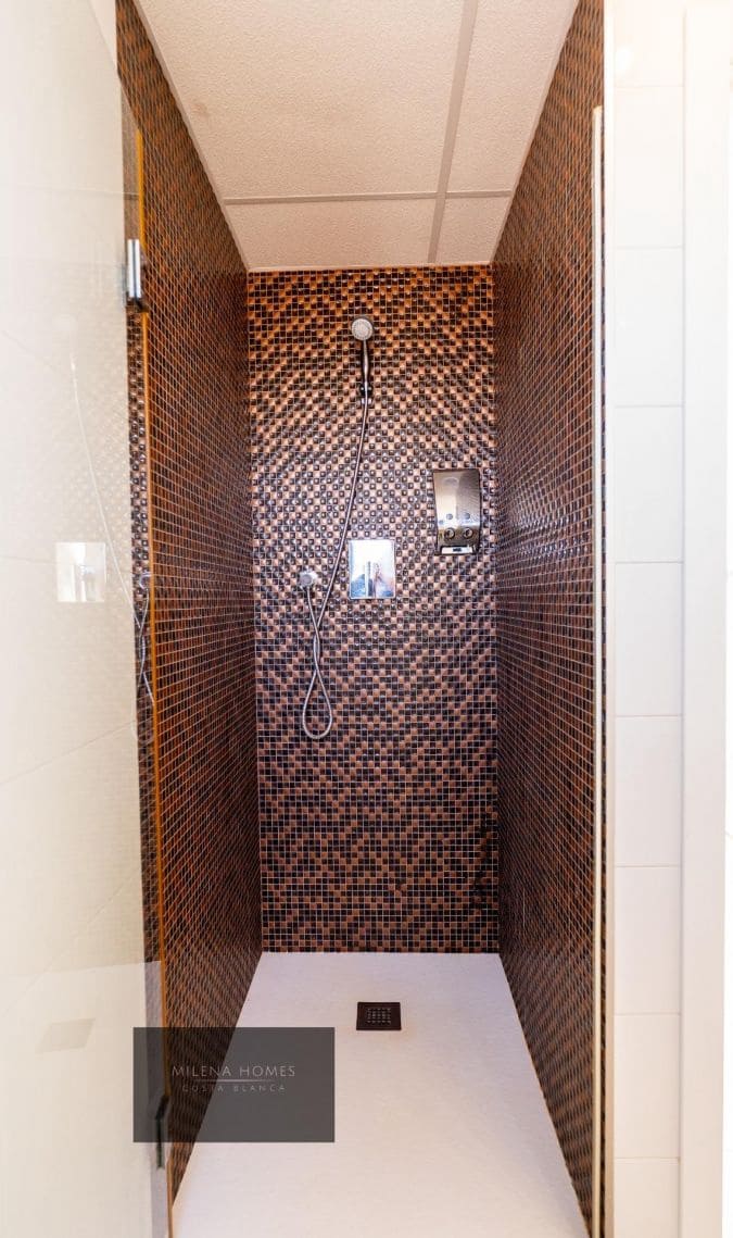 Ático de 3 habitaciones en Punta Prima en venta con piscina - 810.000 € (Ref: 9521402)