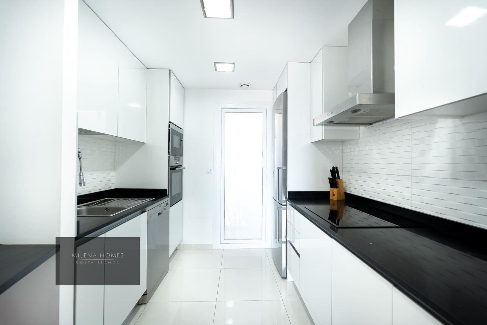 Ático de 3 habitaciones en Punta Prima en venta con piscina - 810.000 € (Ref: 9521402)