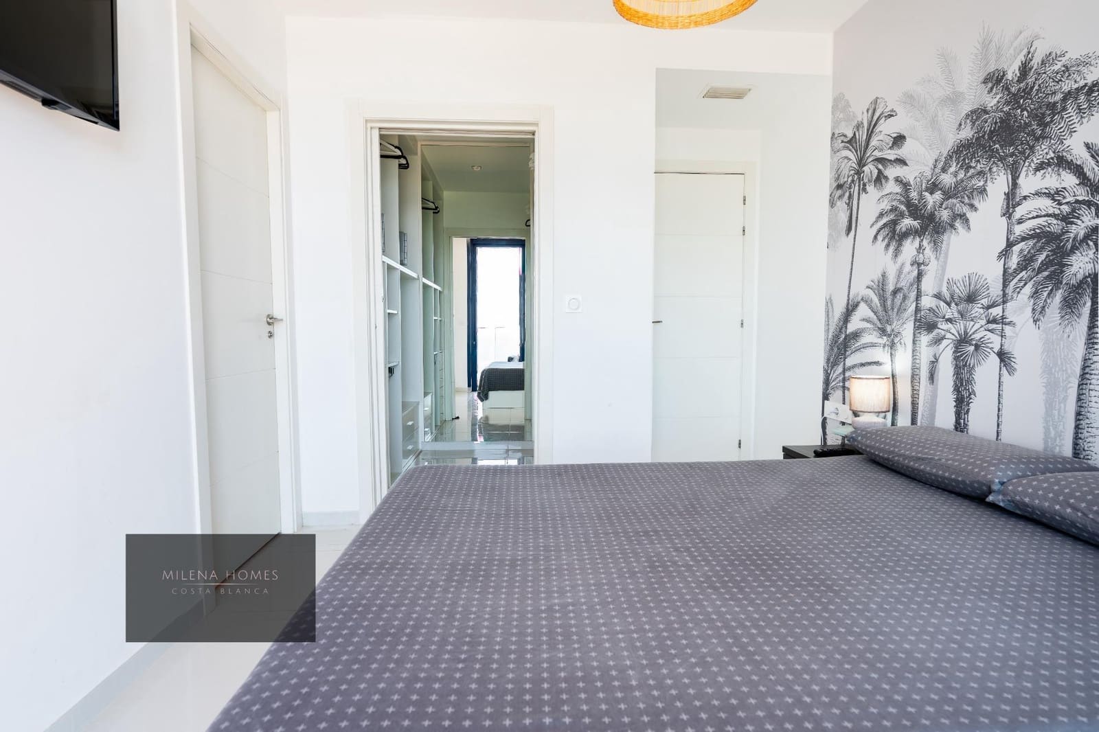 Ático de 3 habitaciones en Punta Prima en venta con piscina - 810.000 € (Ref: 9521402)