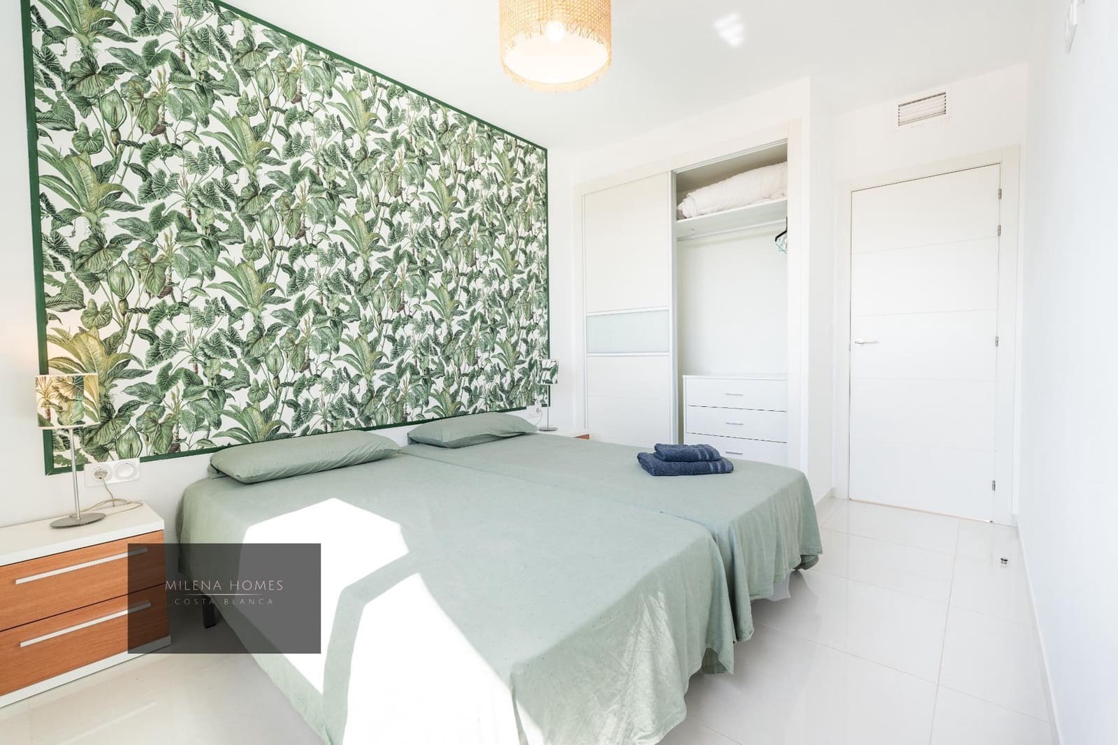 Ático de 3 habitaciones en Punta Prima en venta con piscina - 810.000 € (Ref: 9521402)