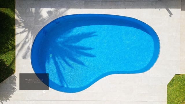 3 bedroom Villa for sale in Cabo Roig, Orihuela with pool - € 1,400,000 (Ref: 9521403)