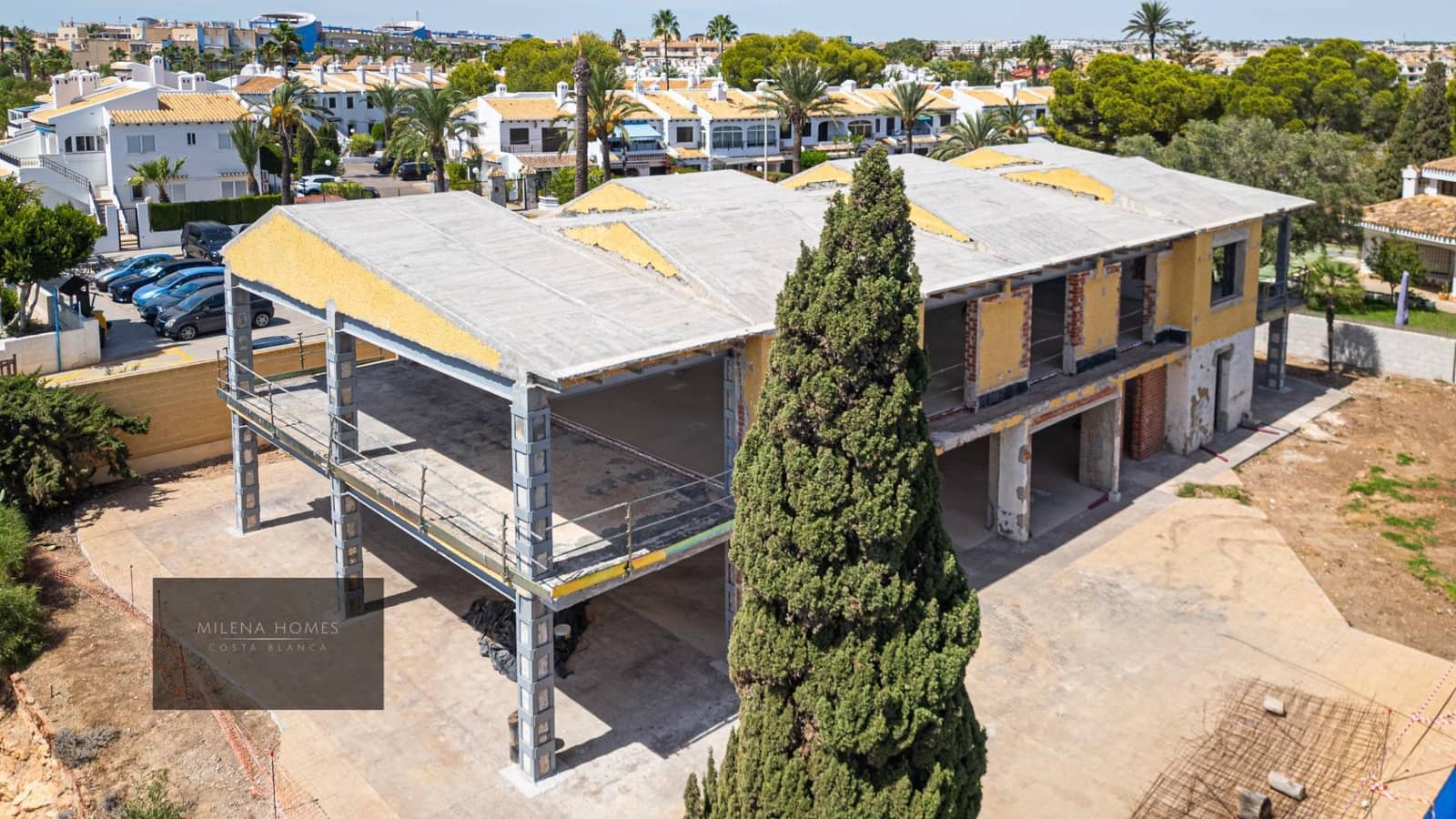 8 slaapkamer Villa te koop in Cabo Roig - € 2.400.000 (Ref: 9521404)