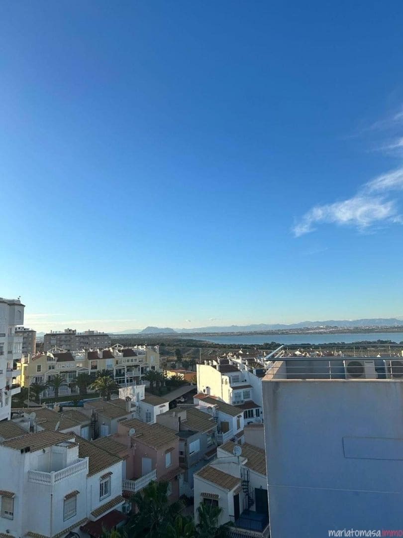 2 quarto Penthouse para venda em La Mata com piscina - 330 000 € (Ref: 9527896)