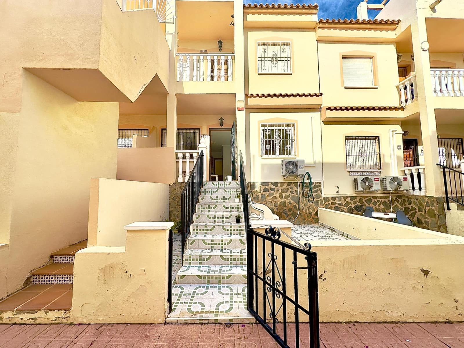 2 sypialnia Bungalow na sprzedaż w Orihuela Costa z basenem - 132 000 € (Ref: 9527907)