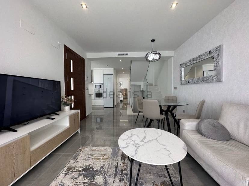 3 quarto Moradia para venda em La Siesta - 690 000 € (Ref: 9536110)