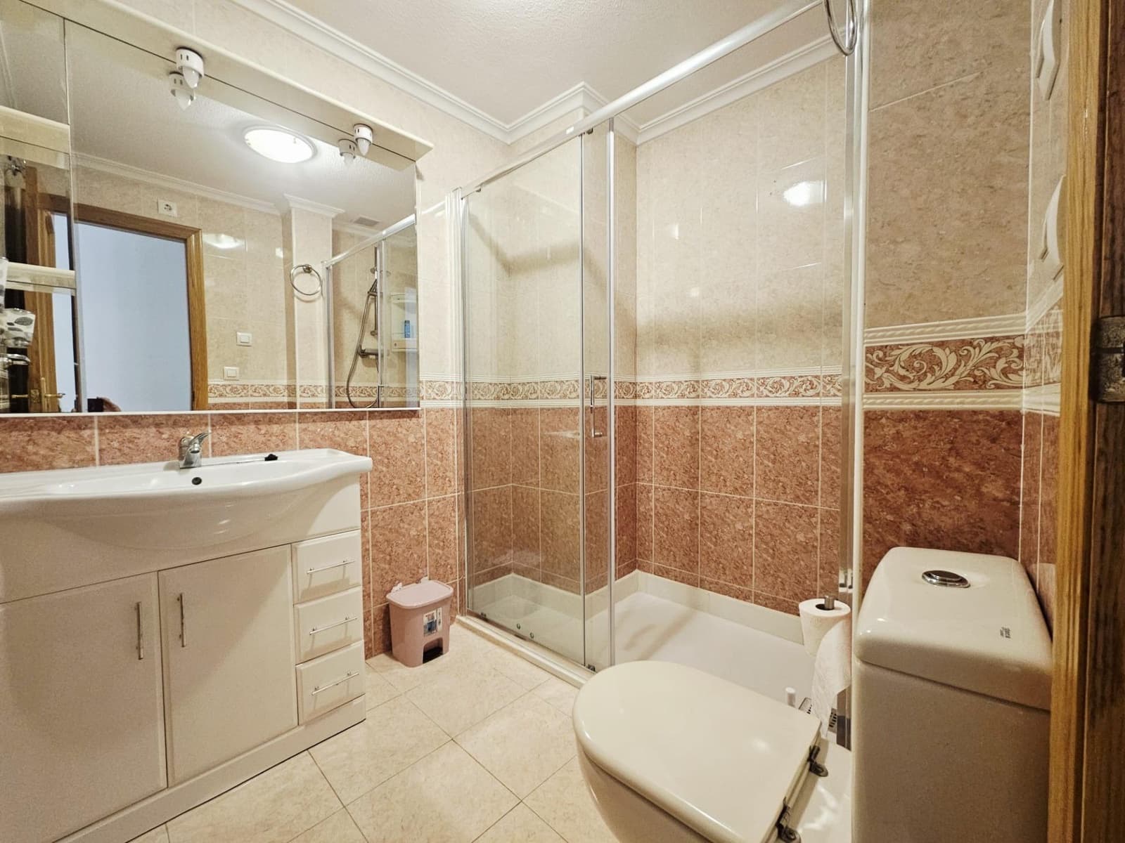 Apartamento de 3 habitaciones en Torrevieja en venta - 225.000 € (Ref: 9536120)