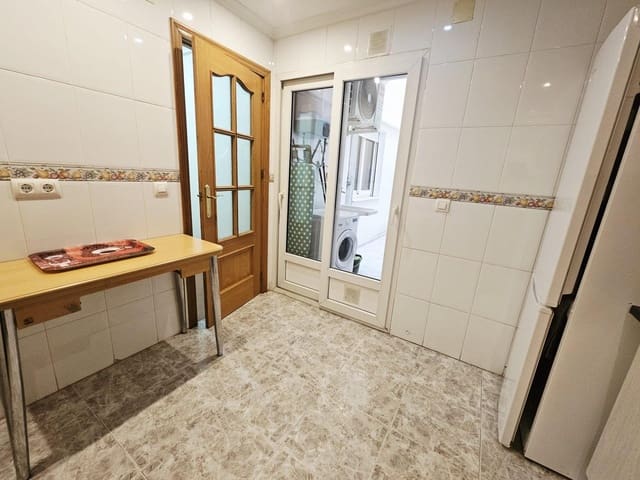 Apartamento de 3 habitaciones en Torrevieja en venta - 225.000 € (Ref: 9536120)