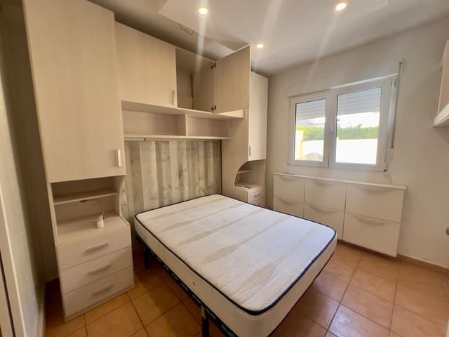 Bungalow de 4 habitaciones en Torreblanca, Torrevieja en venta con piscina - 195.000 € (Ref: 9536821)