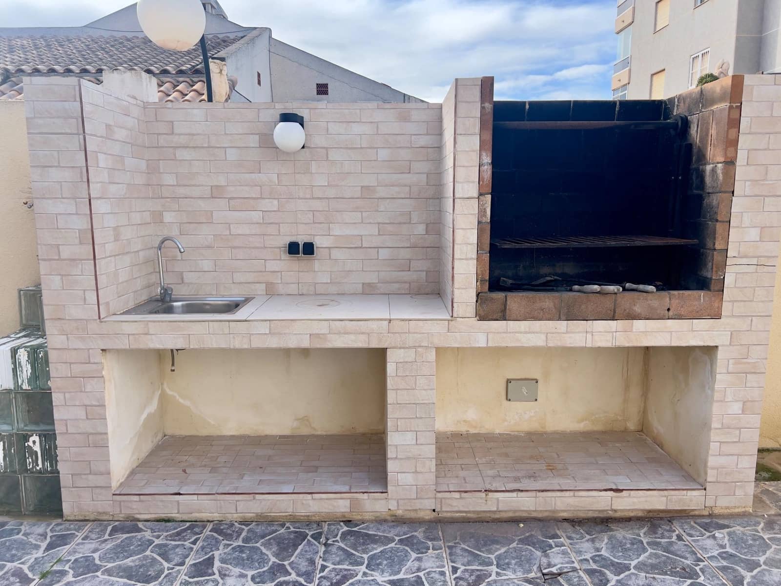 Bungalow de 4 habitaciones en Torrevieja en venta con piscina - 195.000 € (Ref: 9536821)