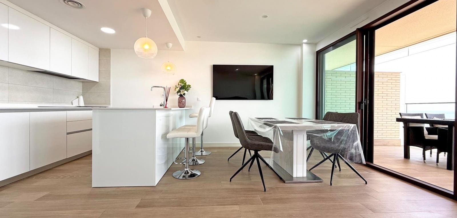 Apartamento de 3 habitaciones en Playa Paraiso en venta con piscina garaje - 399.500 € (Ref: 9541668)