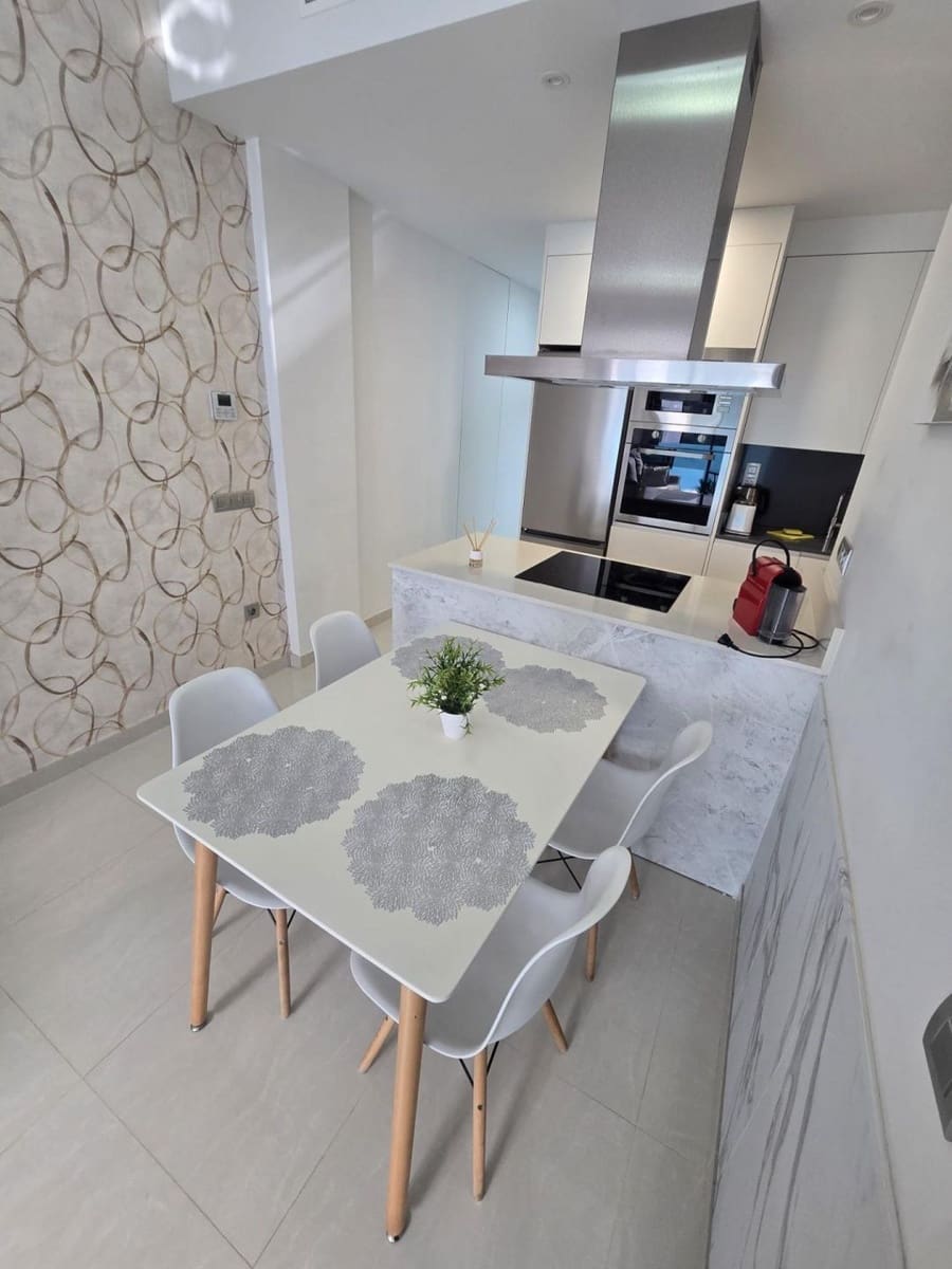 2 makuuhuone Huoneisto myytävänä paikassa Torrevieja - 199 900 € (Ref: 9541669)