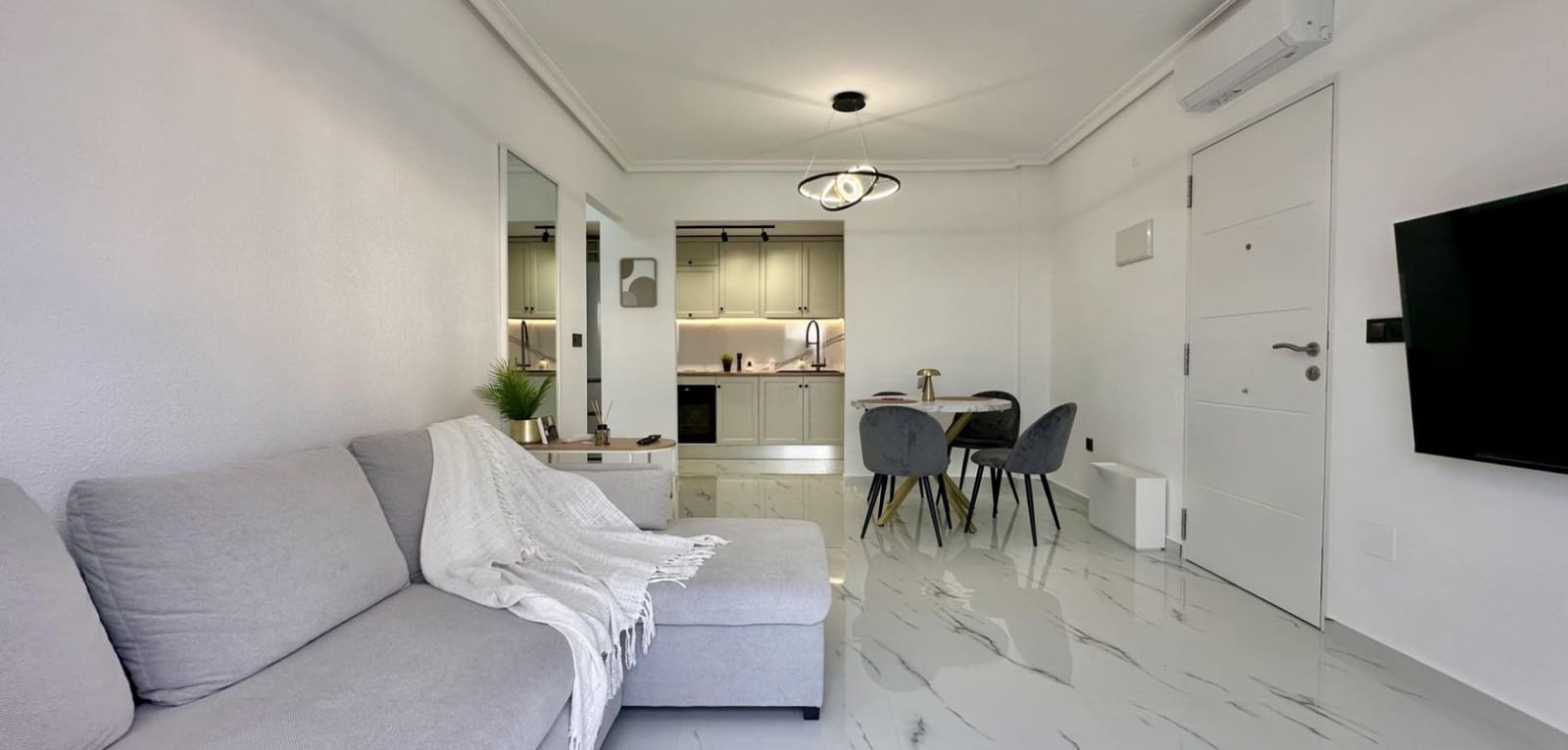 1 slaapkamer Appartement te koop in Orihuela Costa met zwembad - € 162.000 (Ref: 9541673)